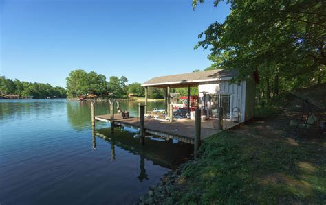 5 acres. . Waterfront homes for sale smith mountain lake
